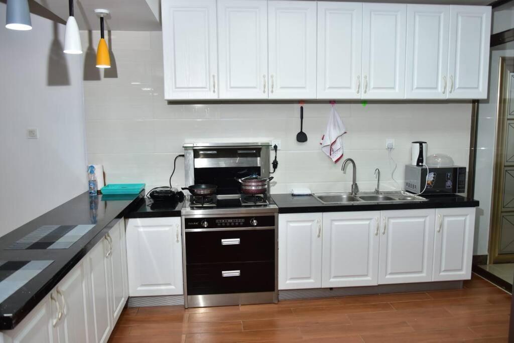 Away From Home, Cozy 3 Bedroom Apartment