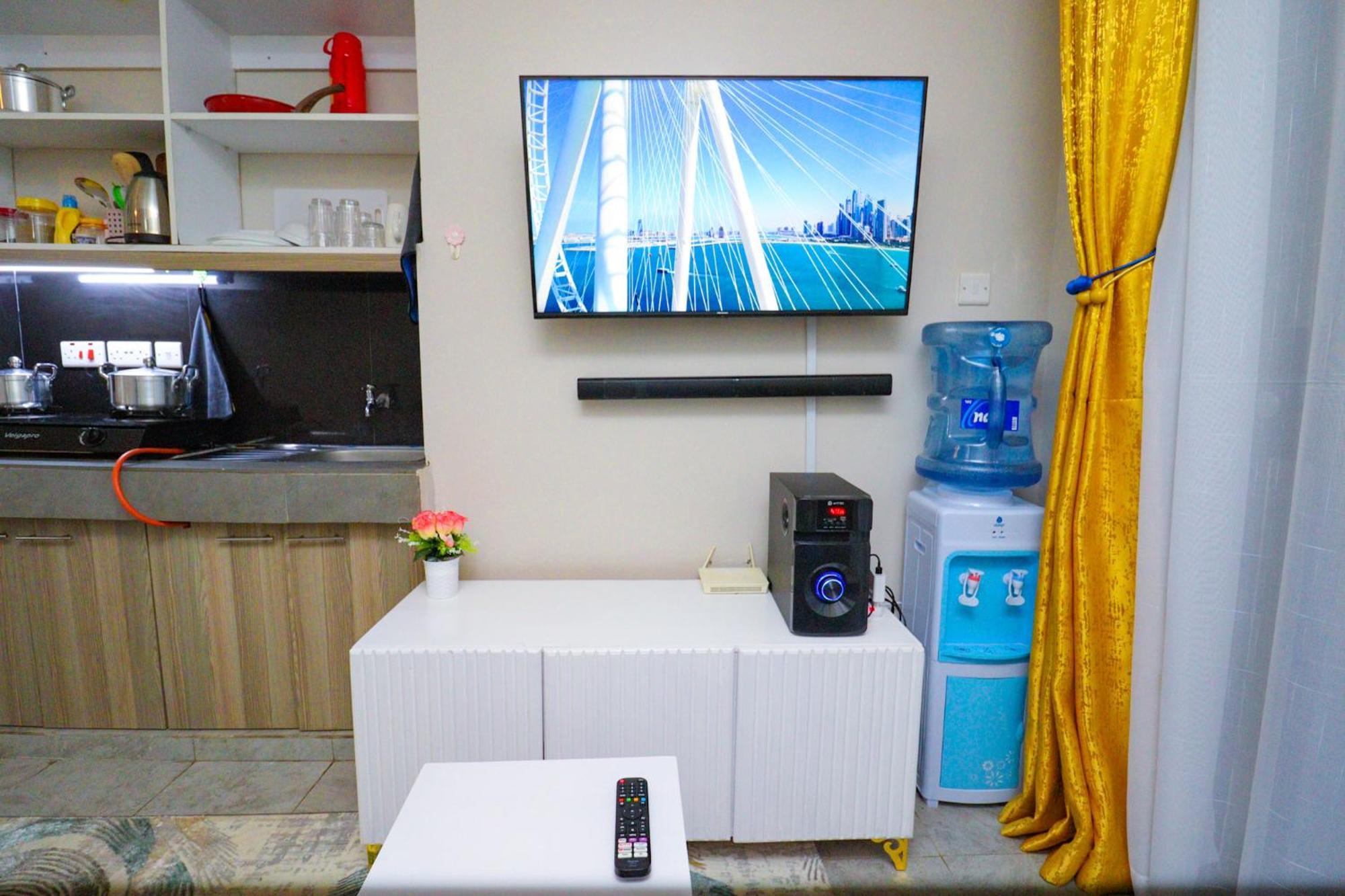Apartment Chic Furnished *