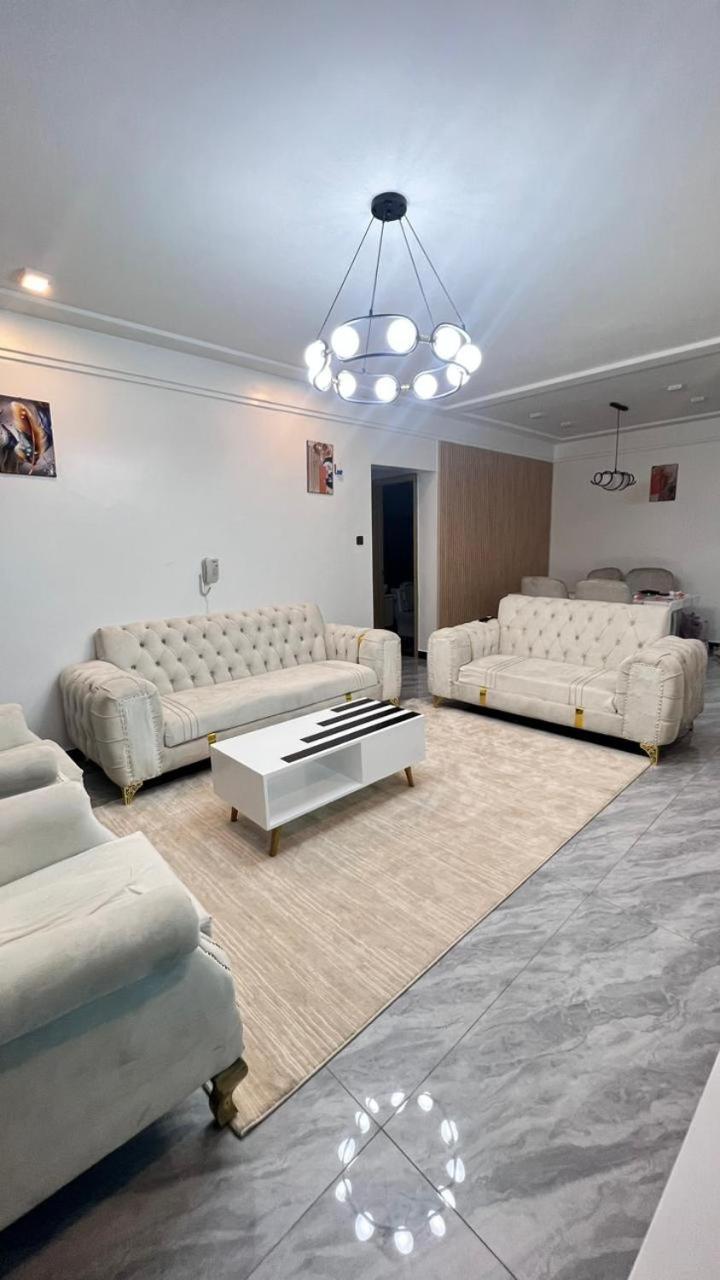 Sweet Apartment *