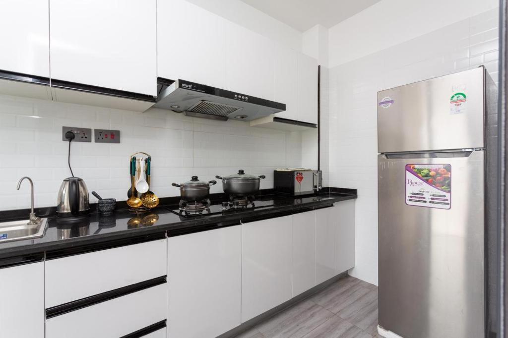 The Executive Three Bedroom With Amazing Views In Kilimani