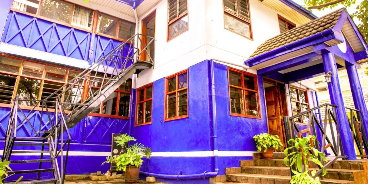 Blue Hut Hotel 2*