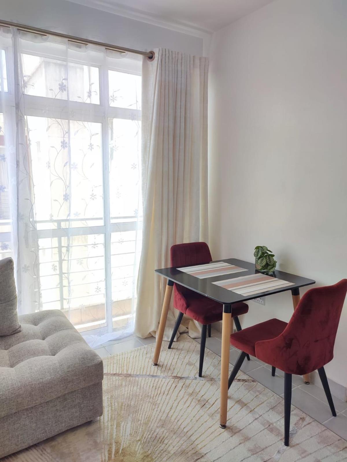 Racecourse Garden Apartment *