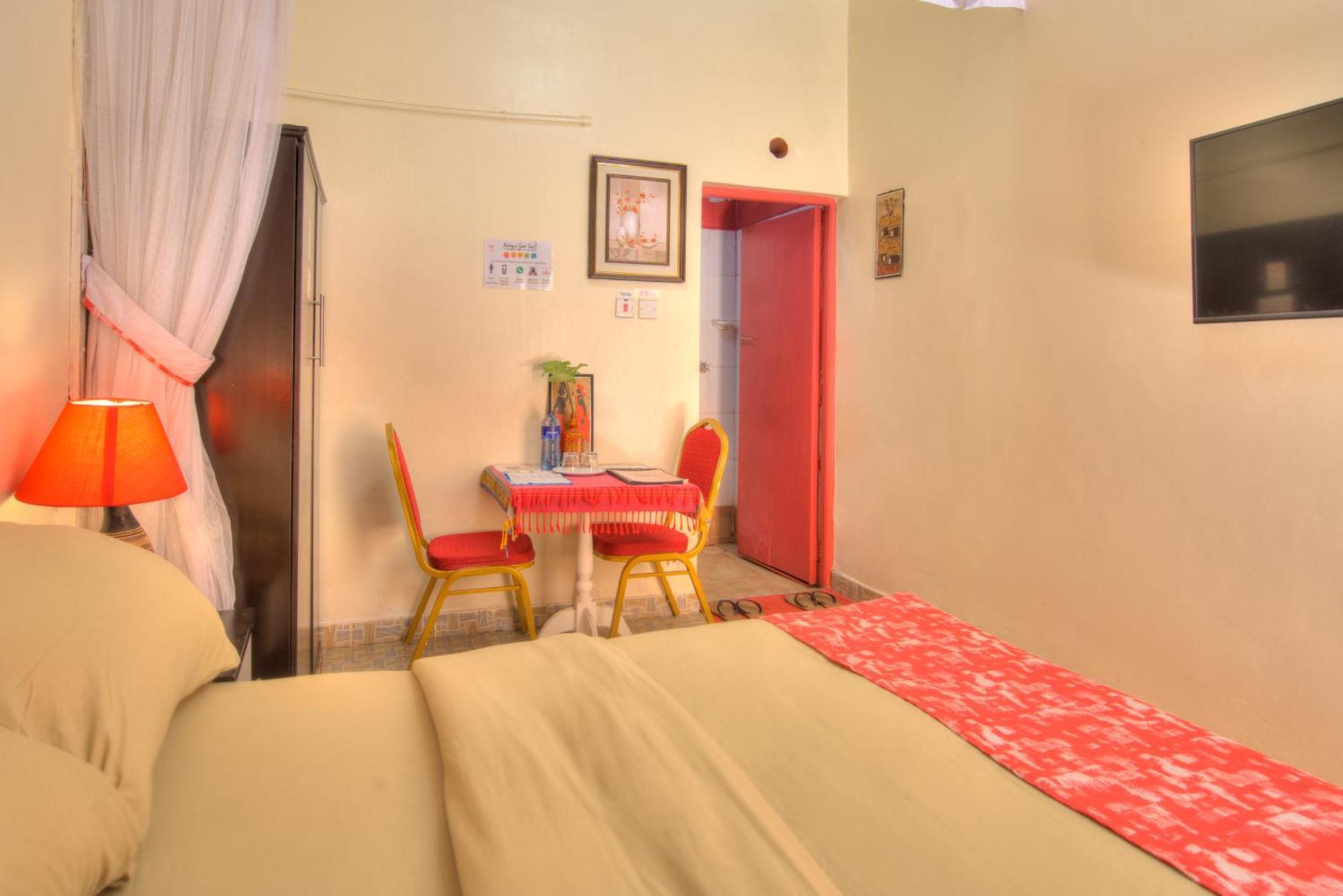 Hotel Red Buffalo House