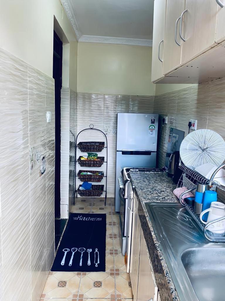 Glam One Bedroom, Mirema Drive, Bed & Breakfast Nairobi