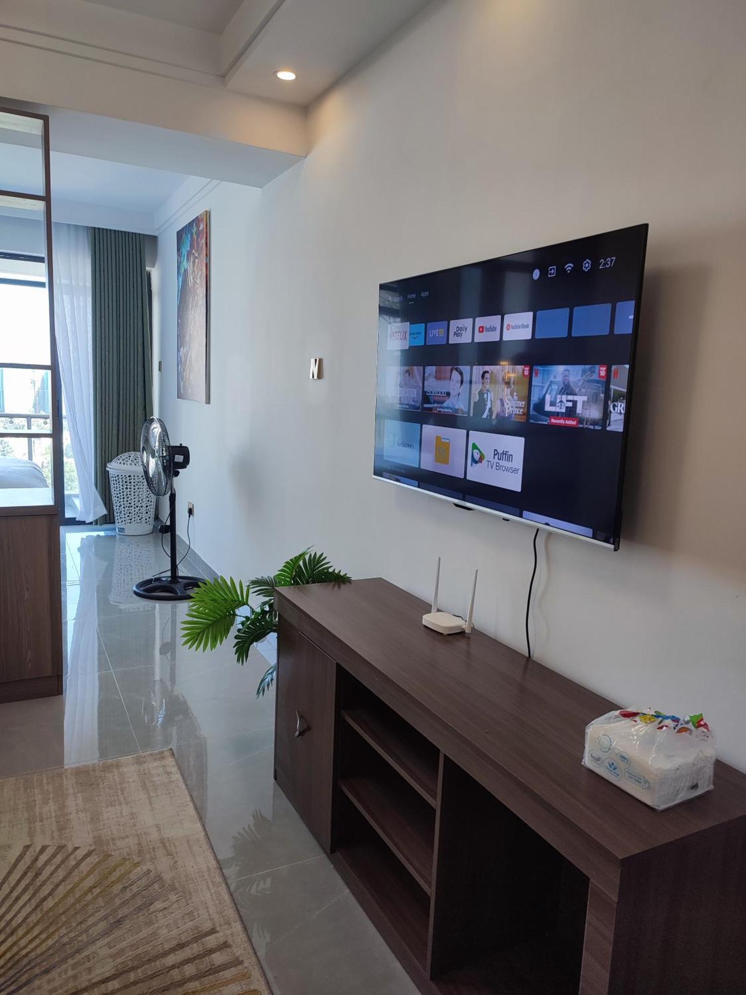 Executive One Bed With Balcony Gym Netflix * Nairobi
