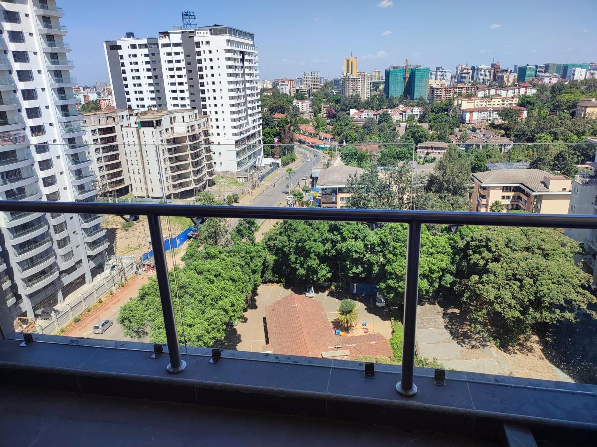 Executive One Bed With Balcony Gym Netflix Apartment
