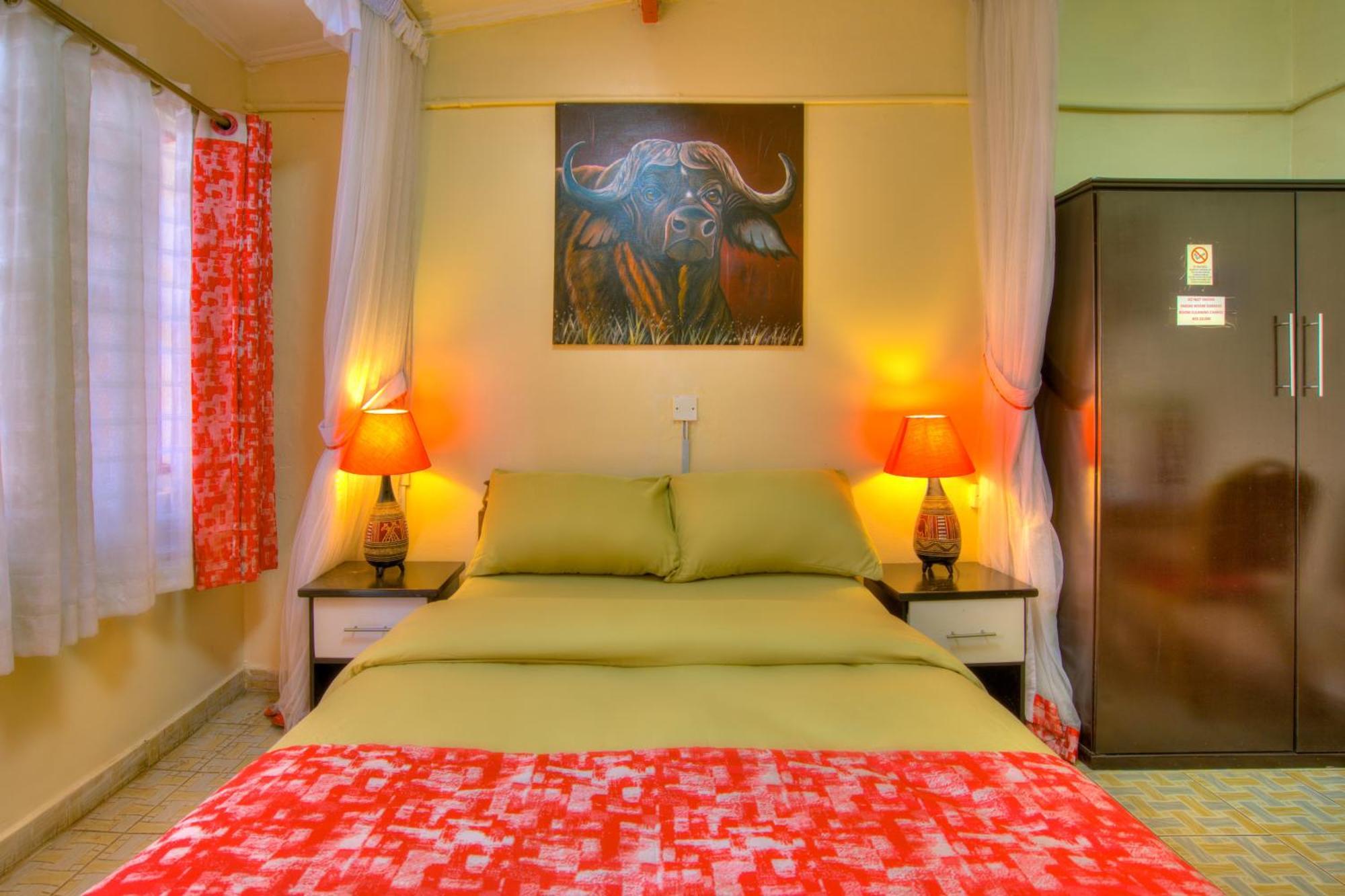 Red Buffalo House 3*