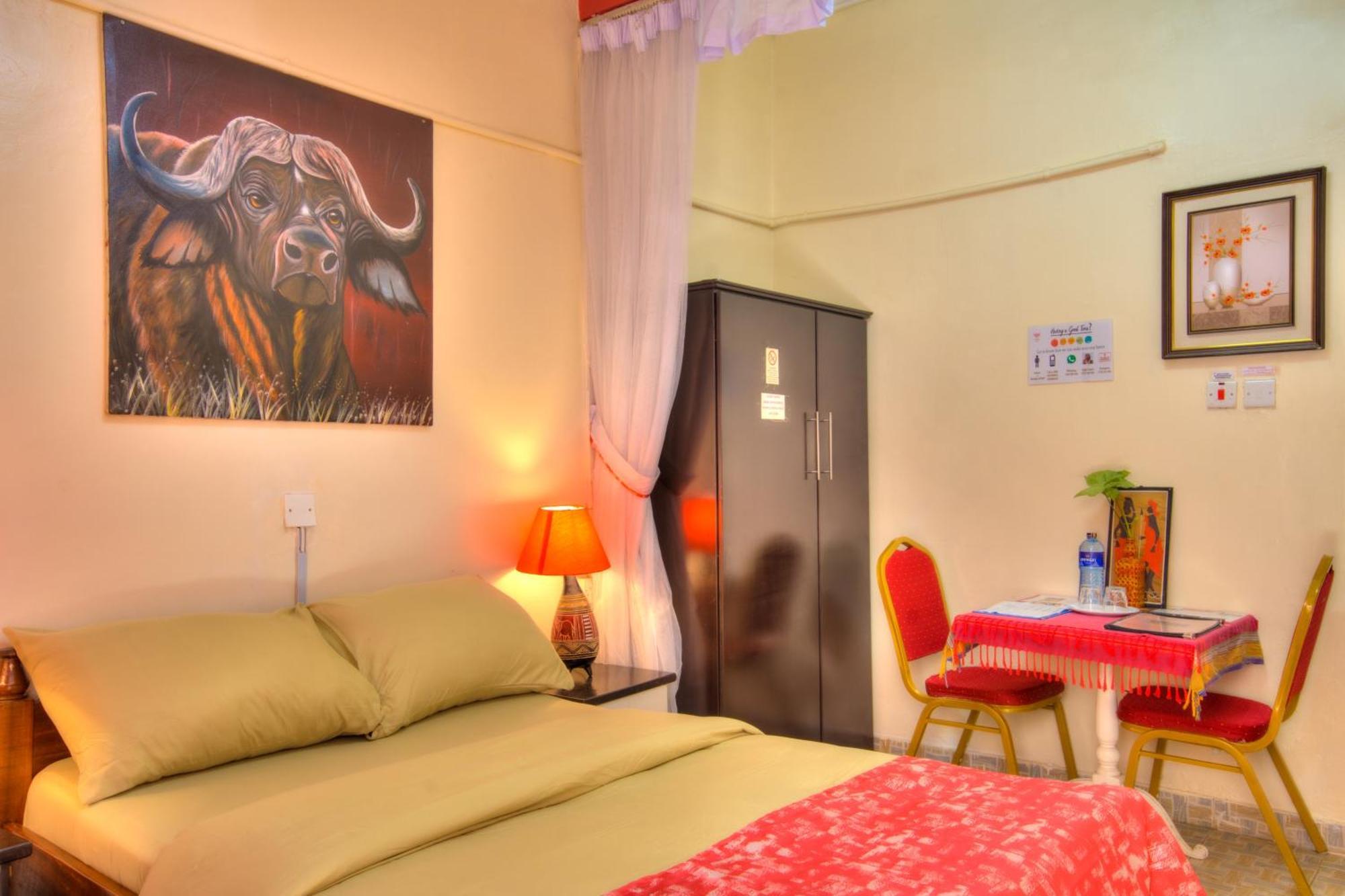 Red Buffalo House Hotel 3*
