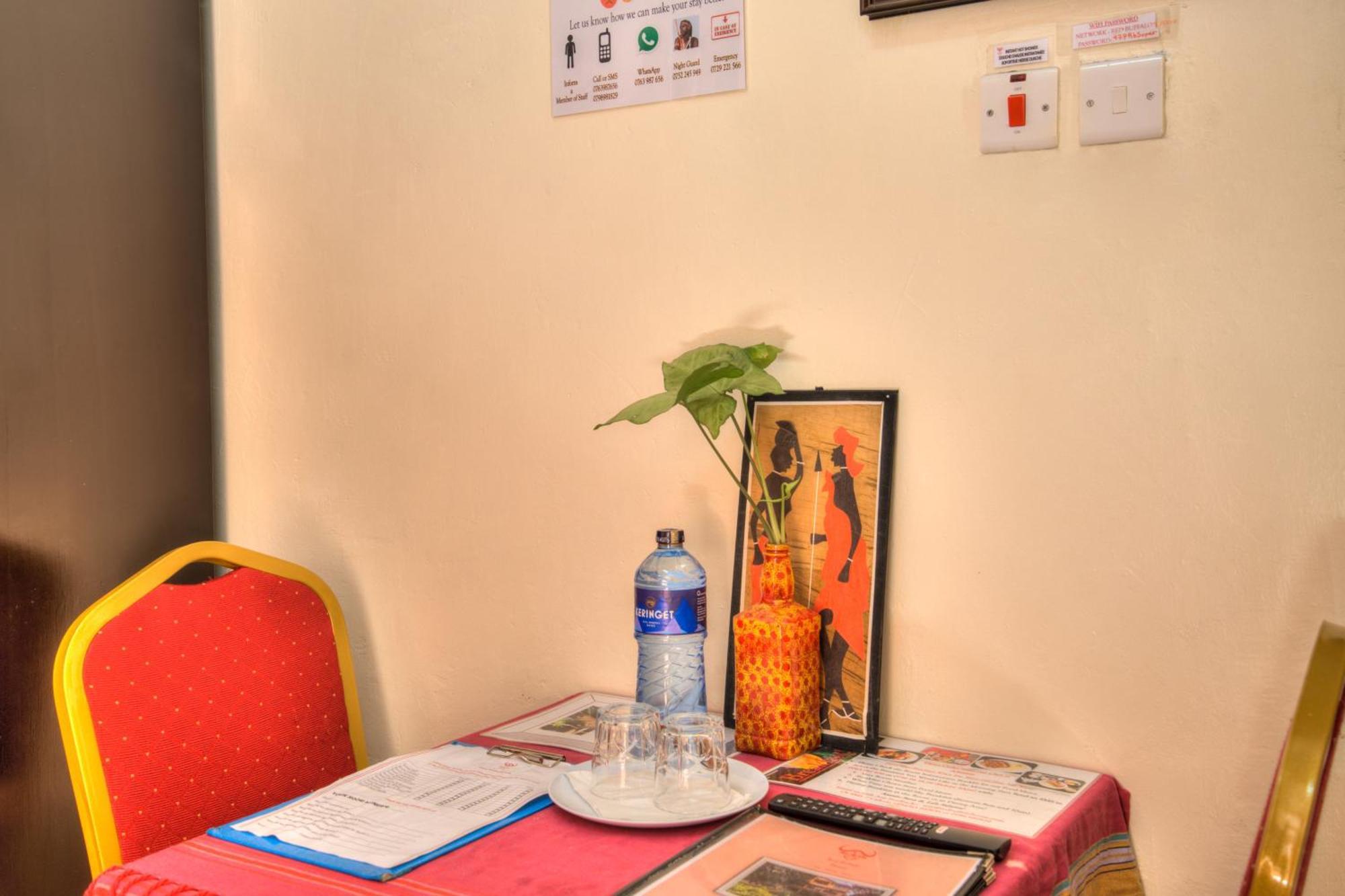 Hotel Red Buffalo House 3*