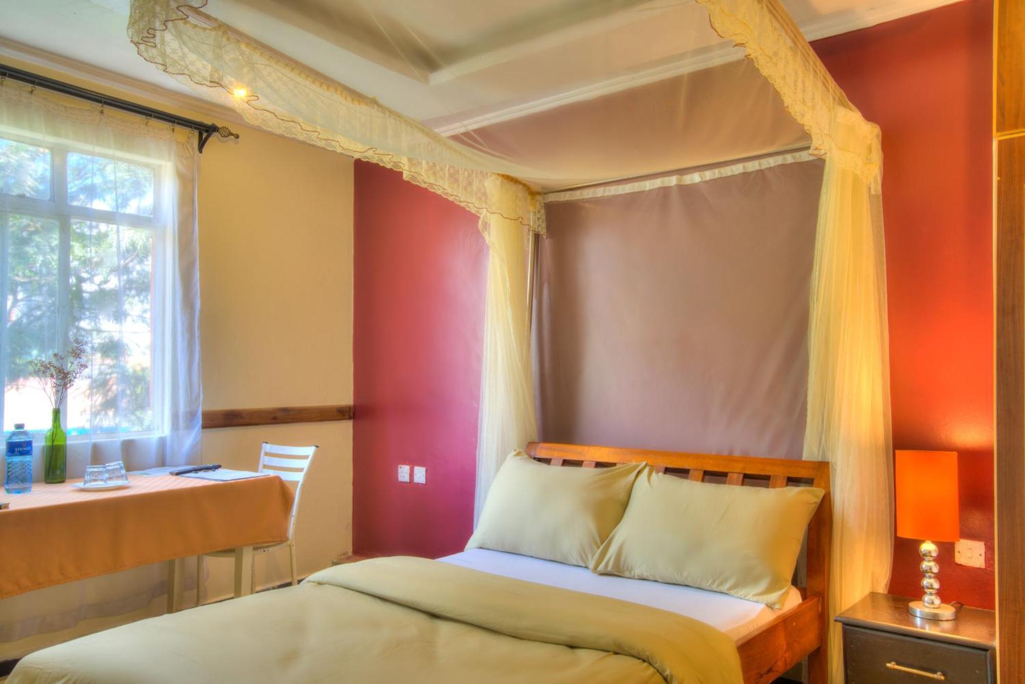 Red Buffalo House Hotel