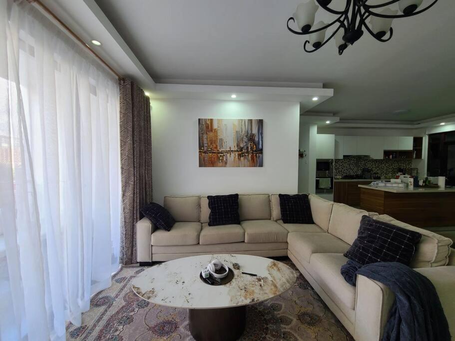Cherrywood Comfort In Kilimani Apartment *