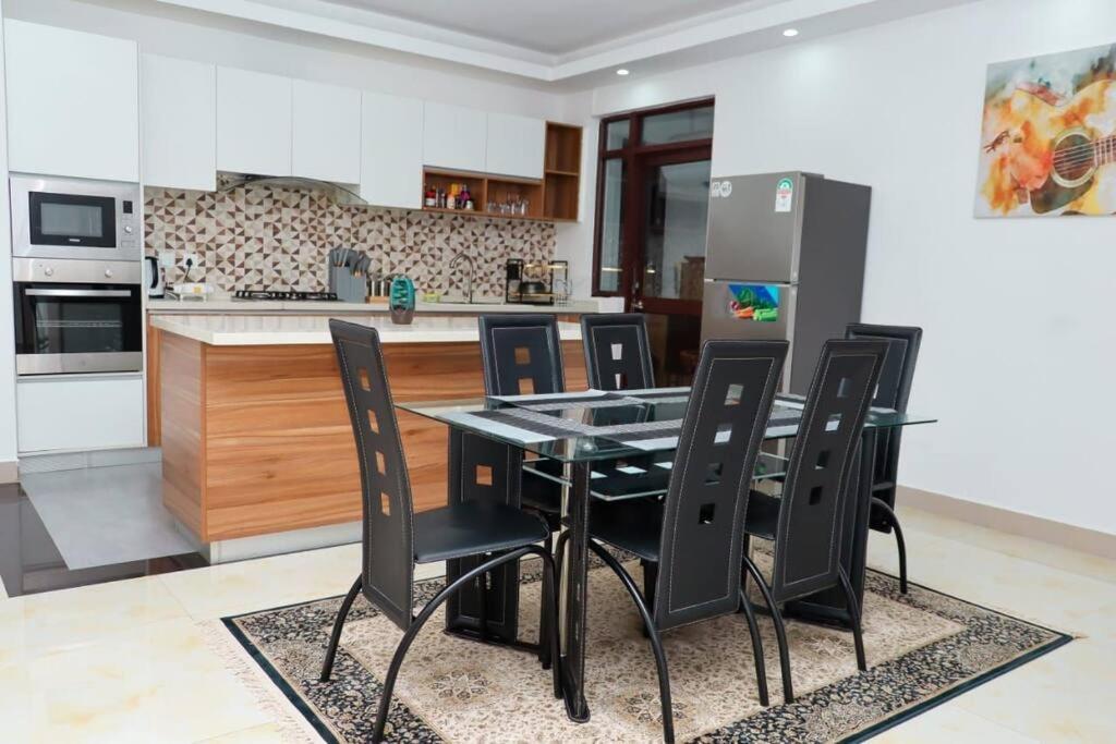 Cherrywood Comfort In Kilimani Apartment