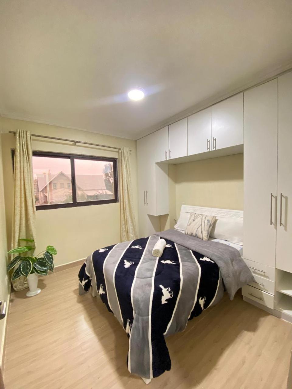 Apartment Fully Furnished 2 Bedroom With A Spacious Balcony Behind Gateway Mall 10 Minutes To Jkia,5min To Sgr With Ac,washing Machine And Lift *