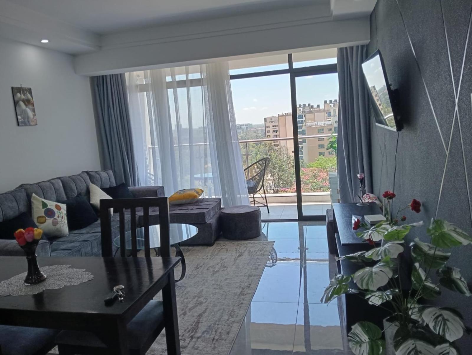 Tranquil 7th Floor Near Art Caffe Market * Nairobi