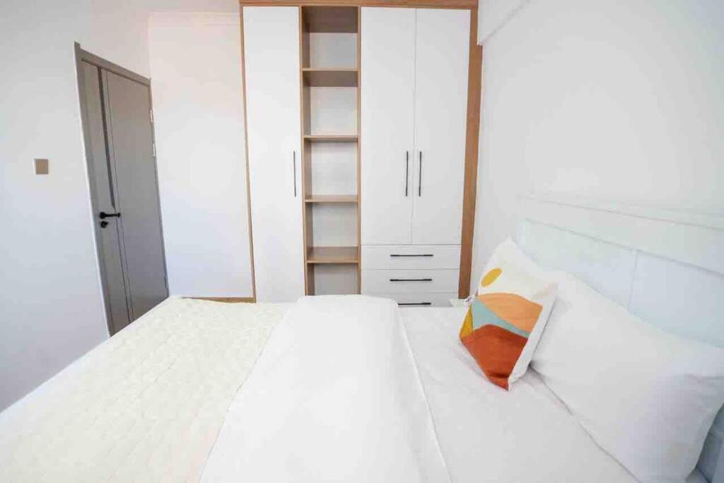 Luxury Two Bedroom In Kilimani * Nairobi