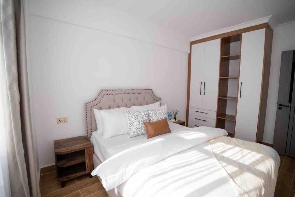 Apartment Luxury Two Bedroom In Kilimani