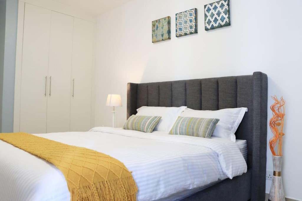 Astoria Lovely One Bedroom With Ac & Ups In Lavington *