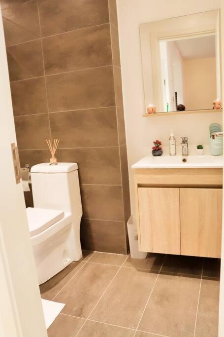 Astoria Lovely One Bedroom With Ac & Ups In Lavington Apartment *