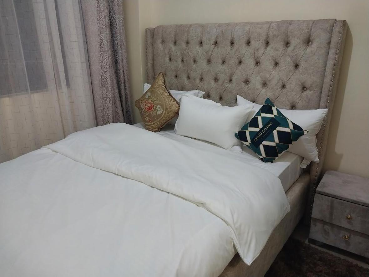 Luxury And Elegant 2 Bedroom With Views Apartment