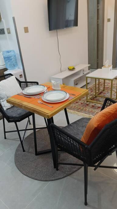 Sky-high Serenity: Your Modern 1br Retreat On The 10th Floor Apartment