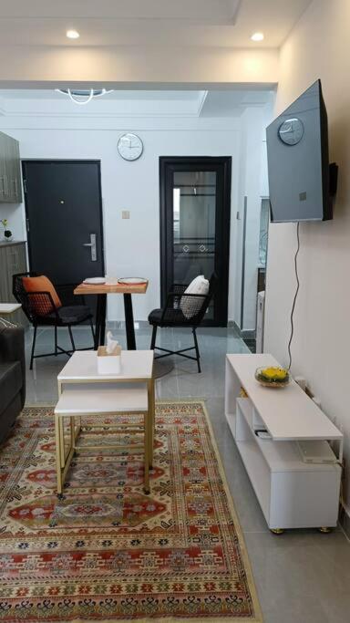 Apartment Sky-high Serenity: Your Modern 1br Retreat On The 10th Floor