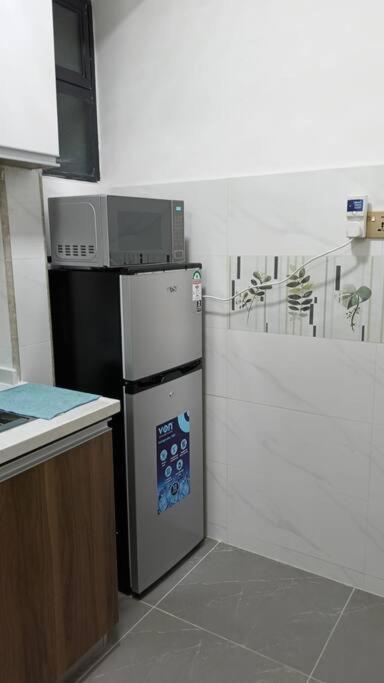 Sky-high Serenity: Your Modern 1br Retreat On The 10th Floor Nairobi