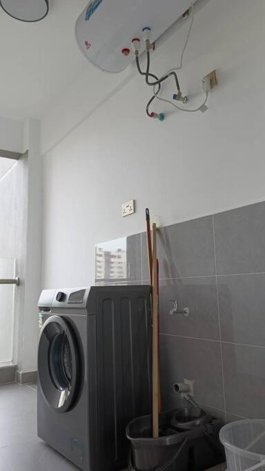 Sky-high Serenity: Your Modern 1br Retreat On The 10th Floor * Nairobi