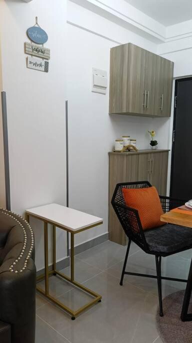 Sky-high Serenity: Your Modern 1br Retreat On The 10th Floor * Nairobi