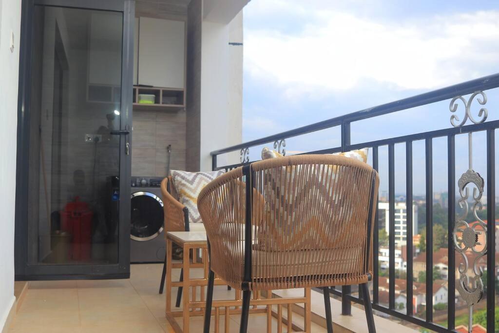 Luxury And Elegant 2 Bedroom With Views Apartment *