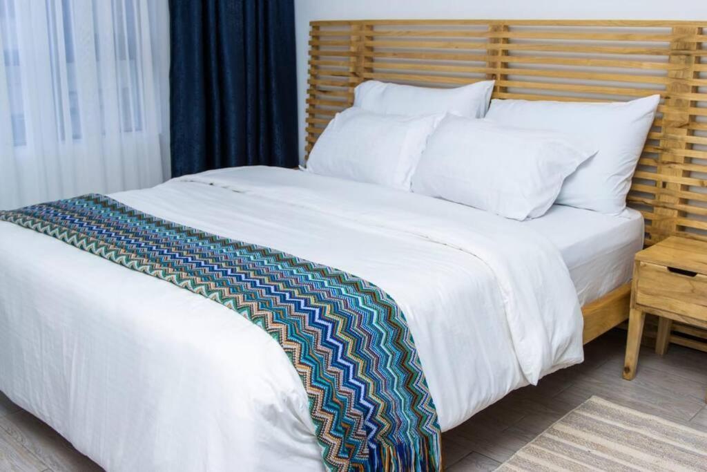 Apartment Kyllan Homes - 2brm- Near Yaya Center *