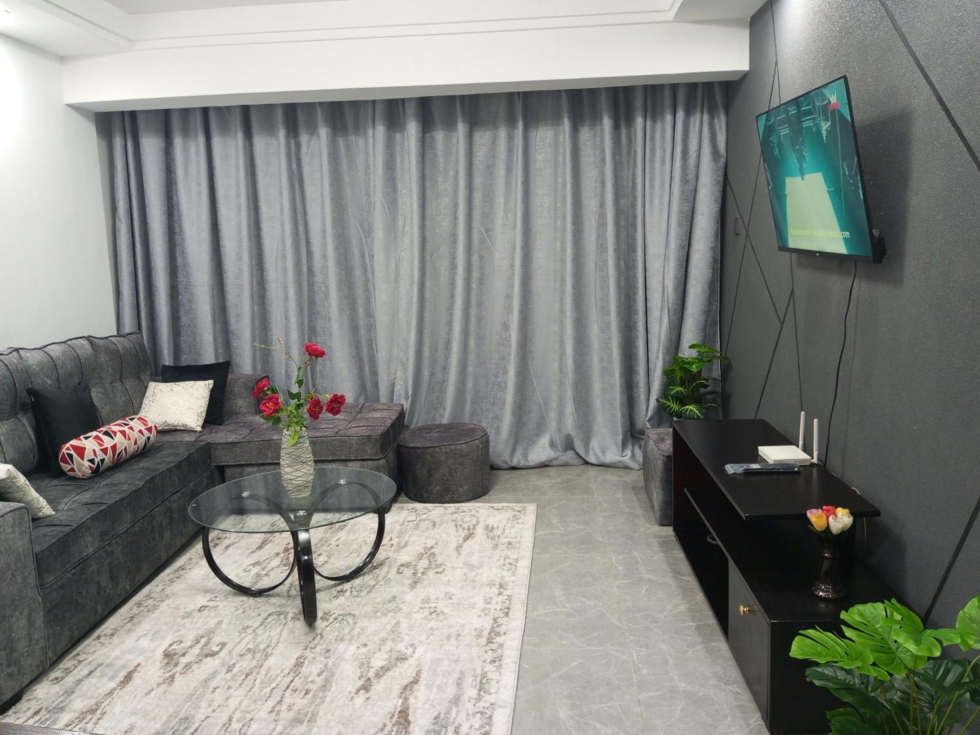 Tranquil 7th Floor Near Art Caffe Market Apartment Nairobi