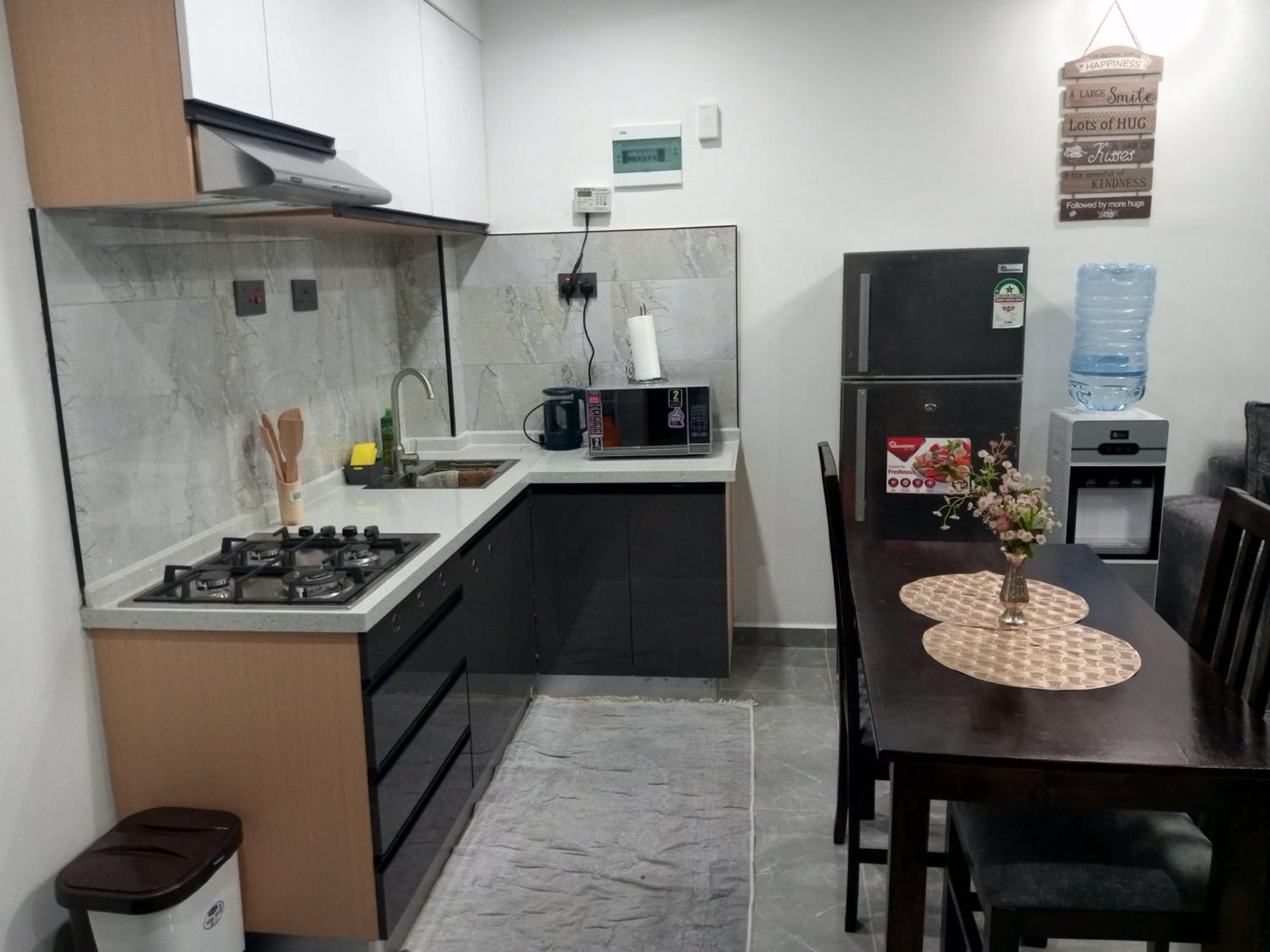 Tranquil 7th Floor Near Art Caffe Market *