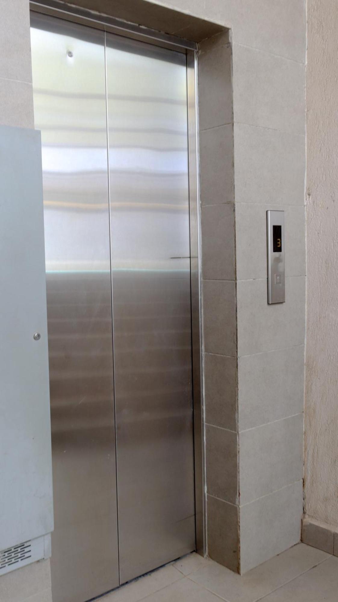 Definitehomes1 - Fully Furnished With A Rooftop Restaurant Near Jkia Airport, Downtown *