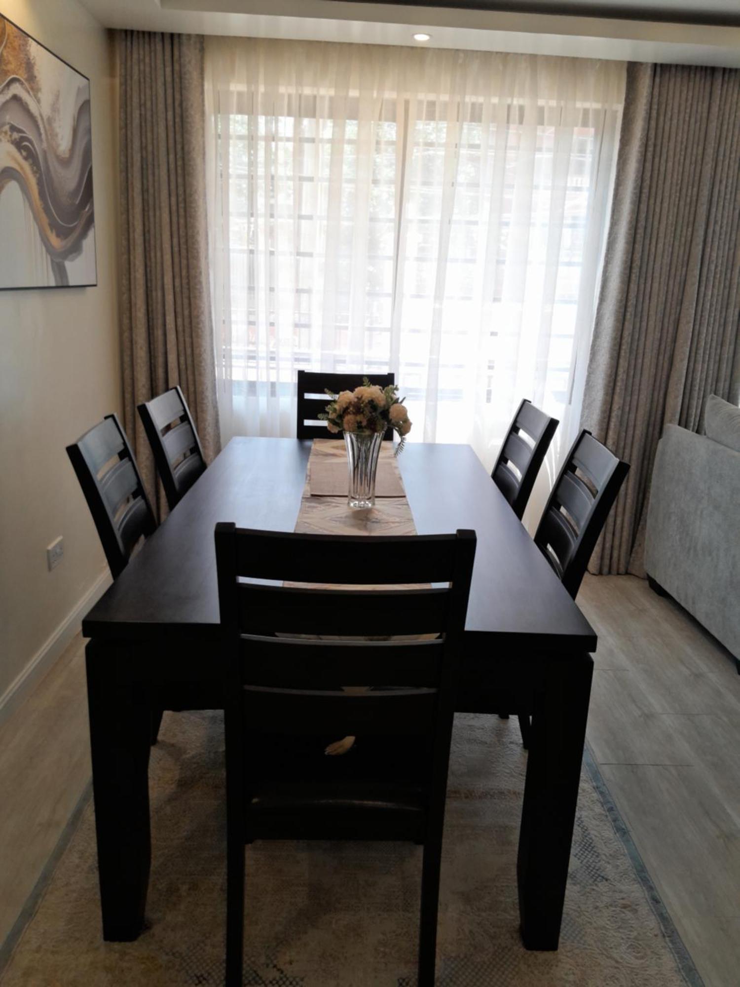 Azania Cozy Units 5 Minutes To Sarit Centre Nairobi
