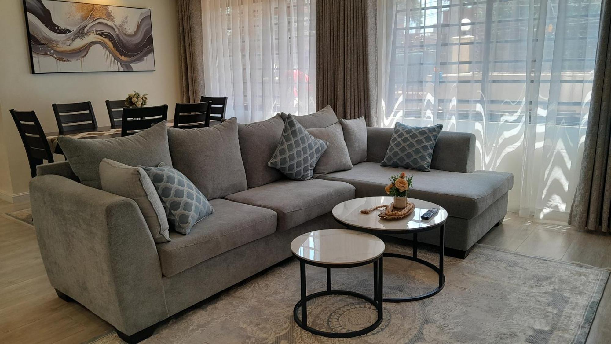 Azania Cozy Units 5 Minutes To Sarit Centre *