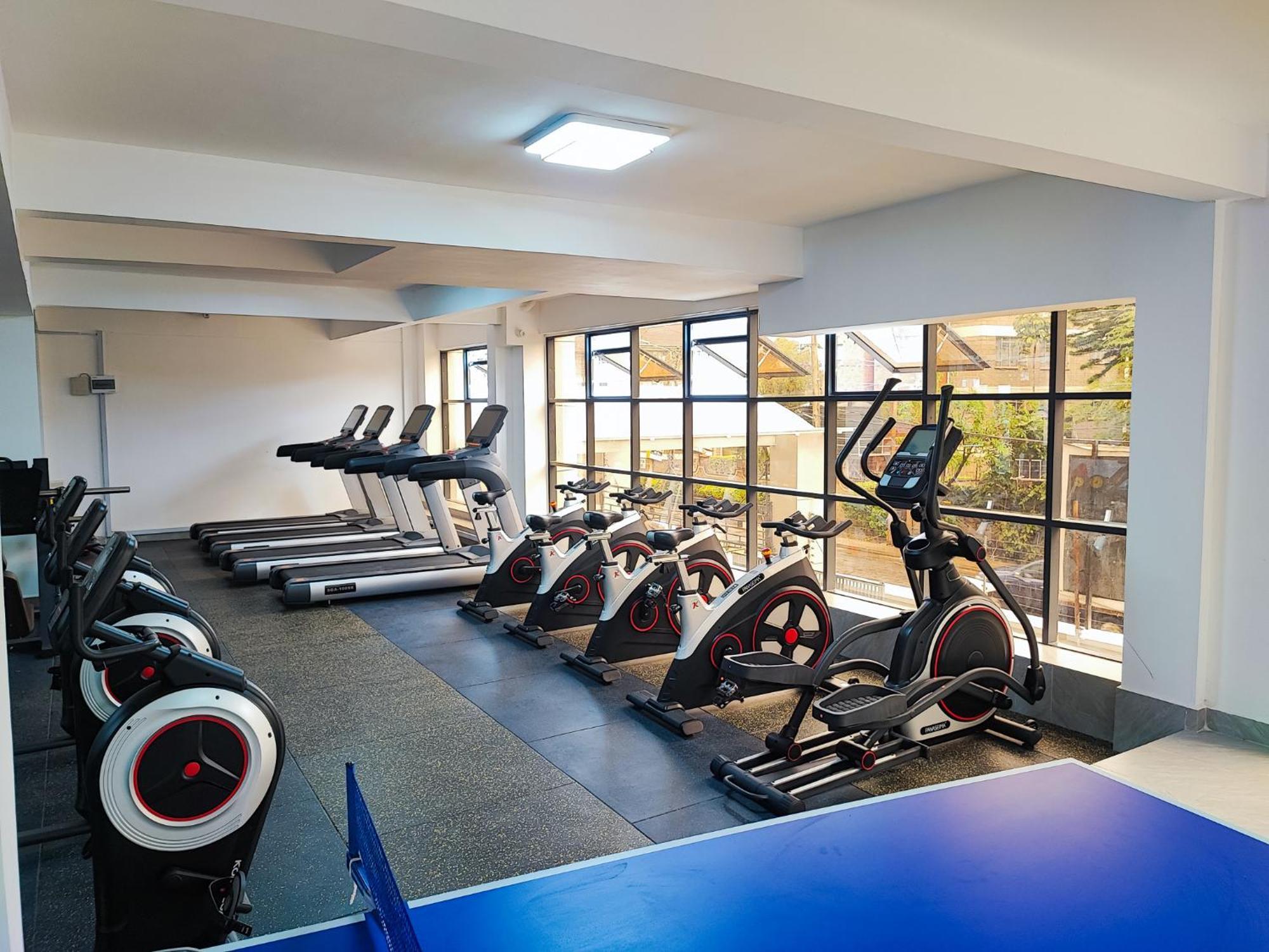 Apartment Skyline Splendor With City Views, Mini Golf, Spa And Restaurant In Kilimani Nairobi