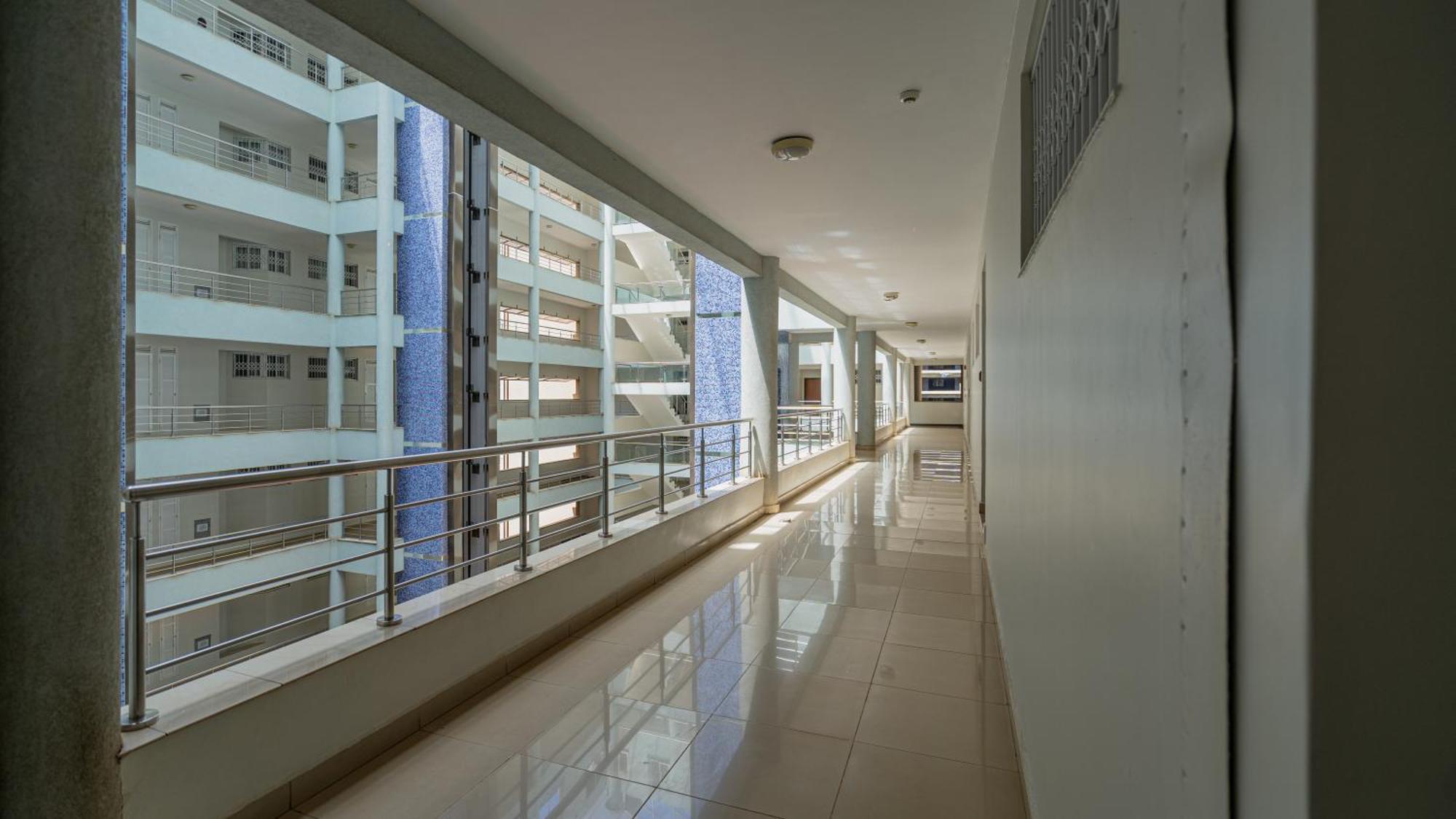 Exquisite 2 Bedroom, Lux Living At Riverside Apartment