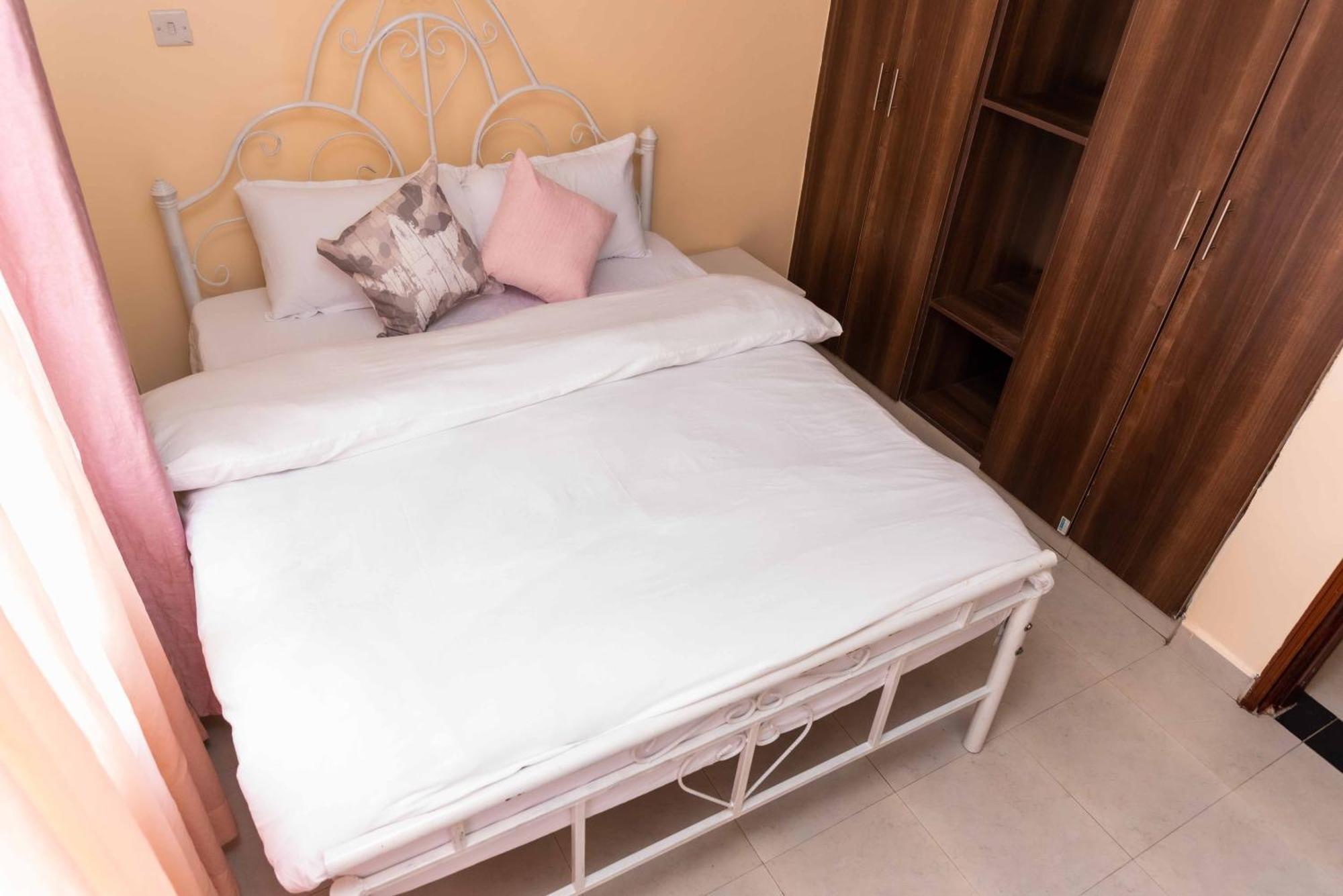 2bed 5 Minute Walking Distance To Cbd/town *