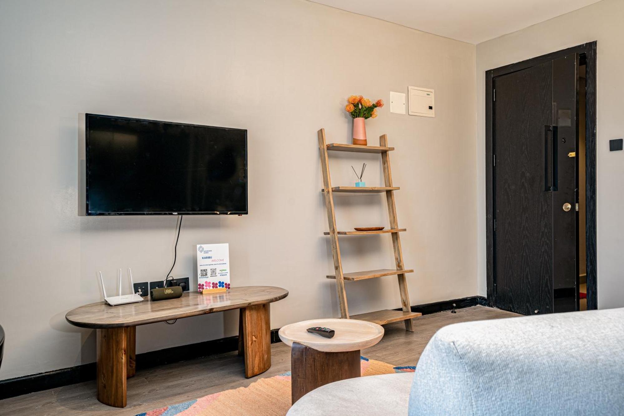 Escada & 2-bedroom, Rooftop Swimming Pool, Gym, Workspace, Wonderiss Homes Westland Living Apartamento