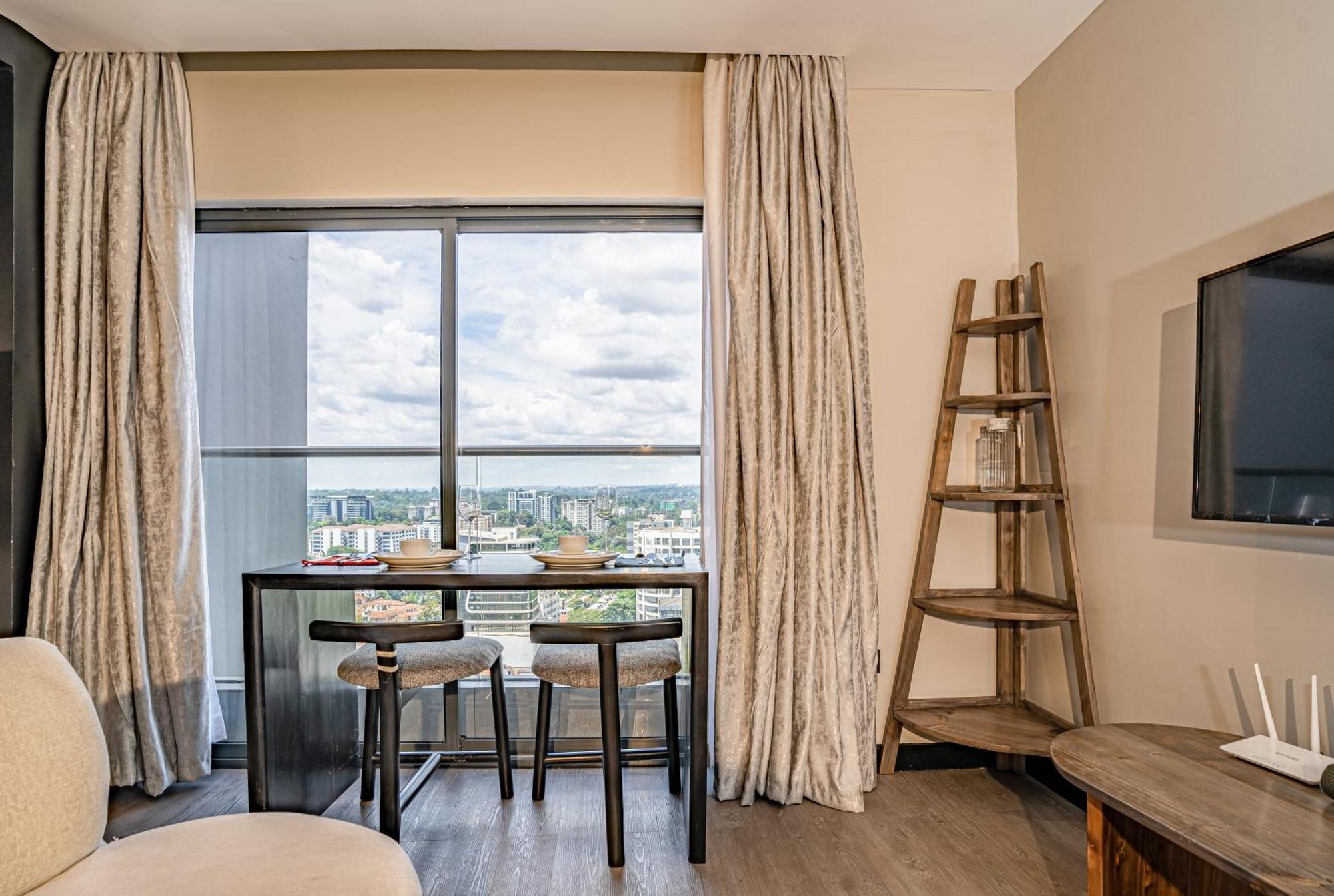 Apartment Escada & 2-bedroom, Rooftop Swimming Pool, Gym, Workspace, Wonderiss Homes Westland Living Nairobi