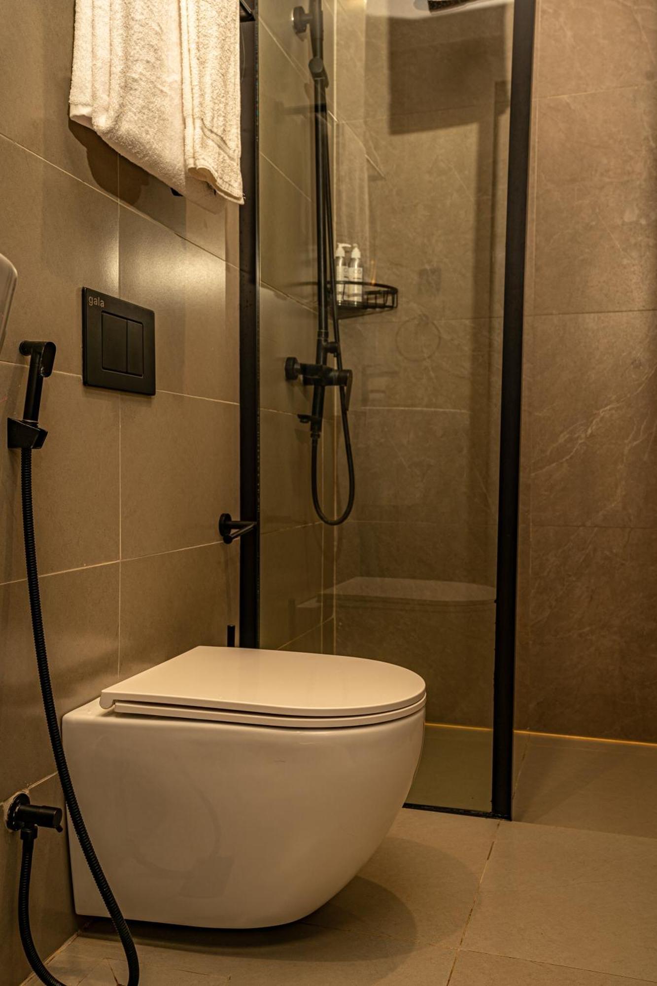Escada & 2-bedroom, Rooftop Swimming Pool, Gym, Workspace, Wonderiss Homes Westland Living