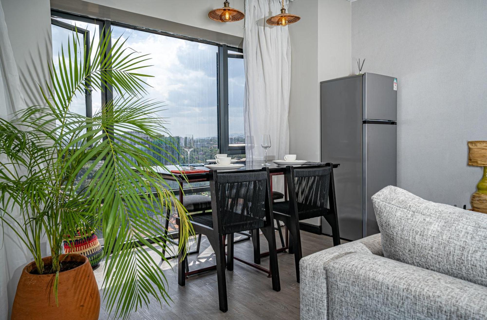 Escada & 2-bedroom, Rooftop Swimming Pool, Gym, Workspace, Wonderiss Homes Westland Living