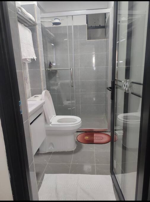 Executive One Bed With Balcony Gym Netflix Apartment