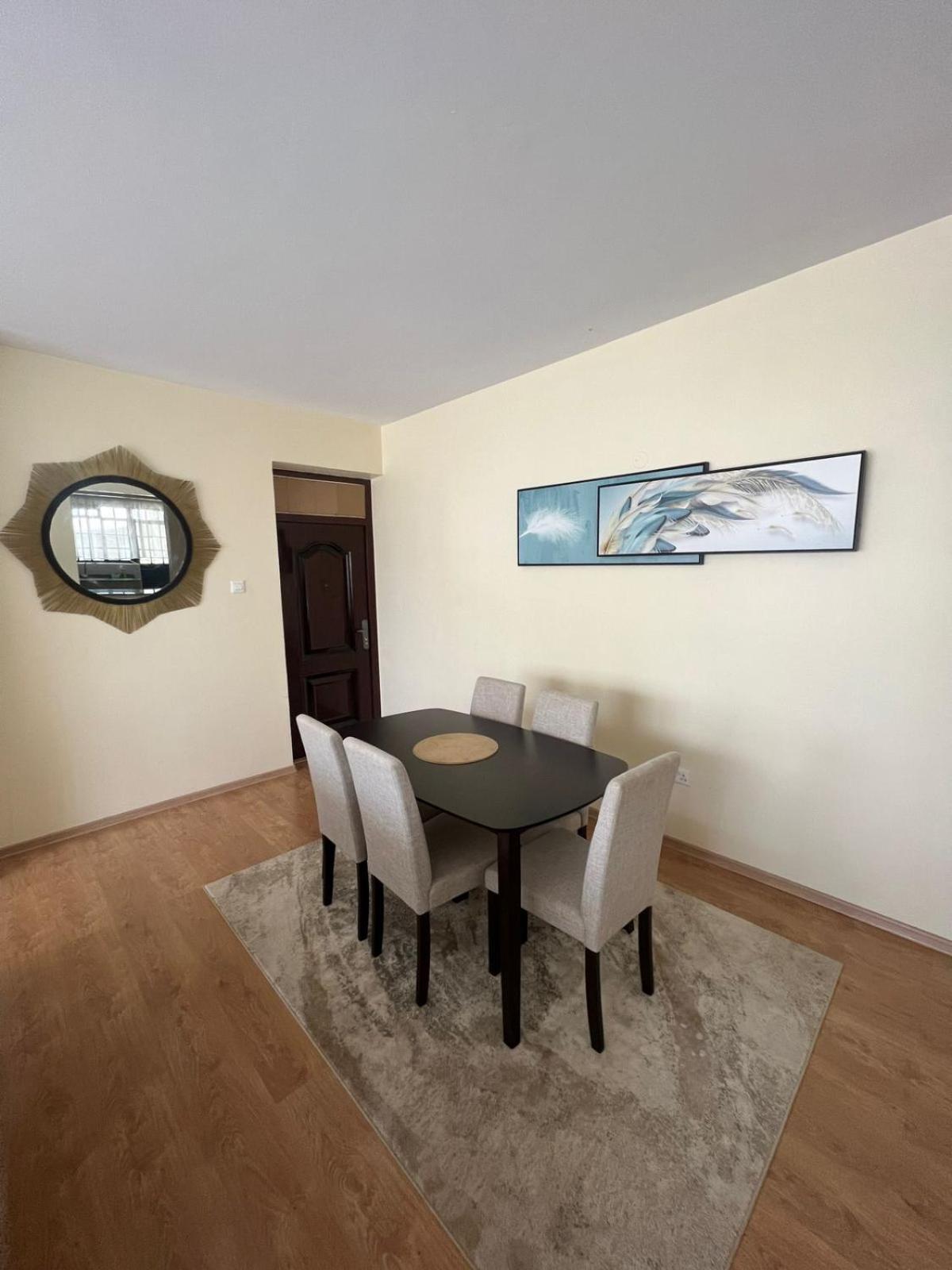 Cindi Apartment