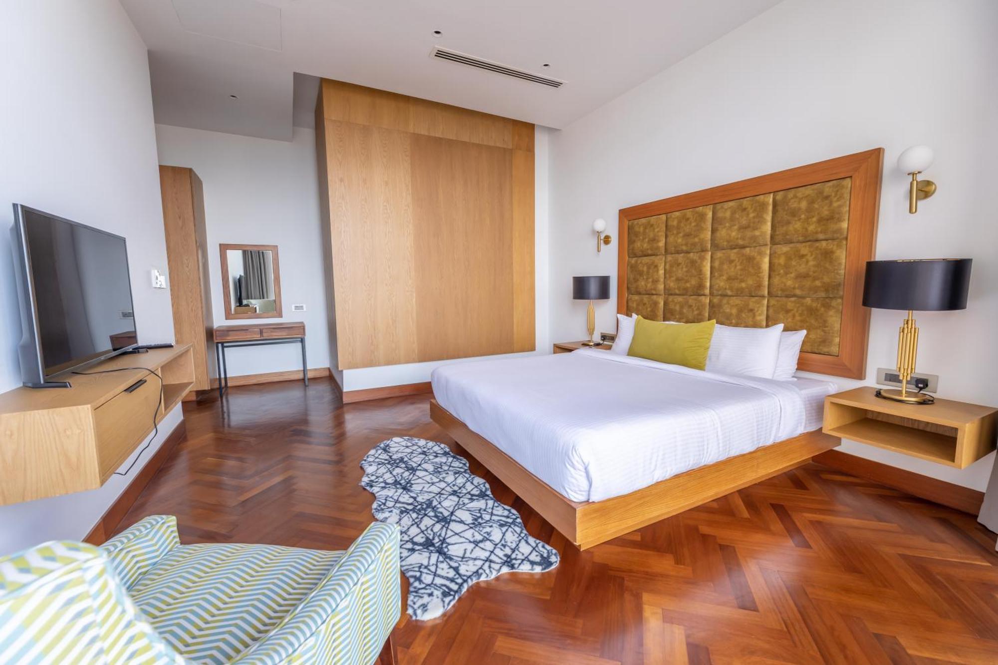 Apartment Broadwalk Residency