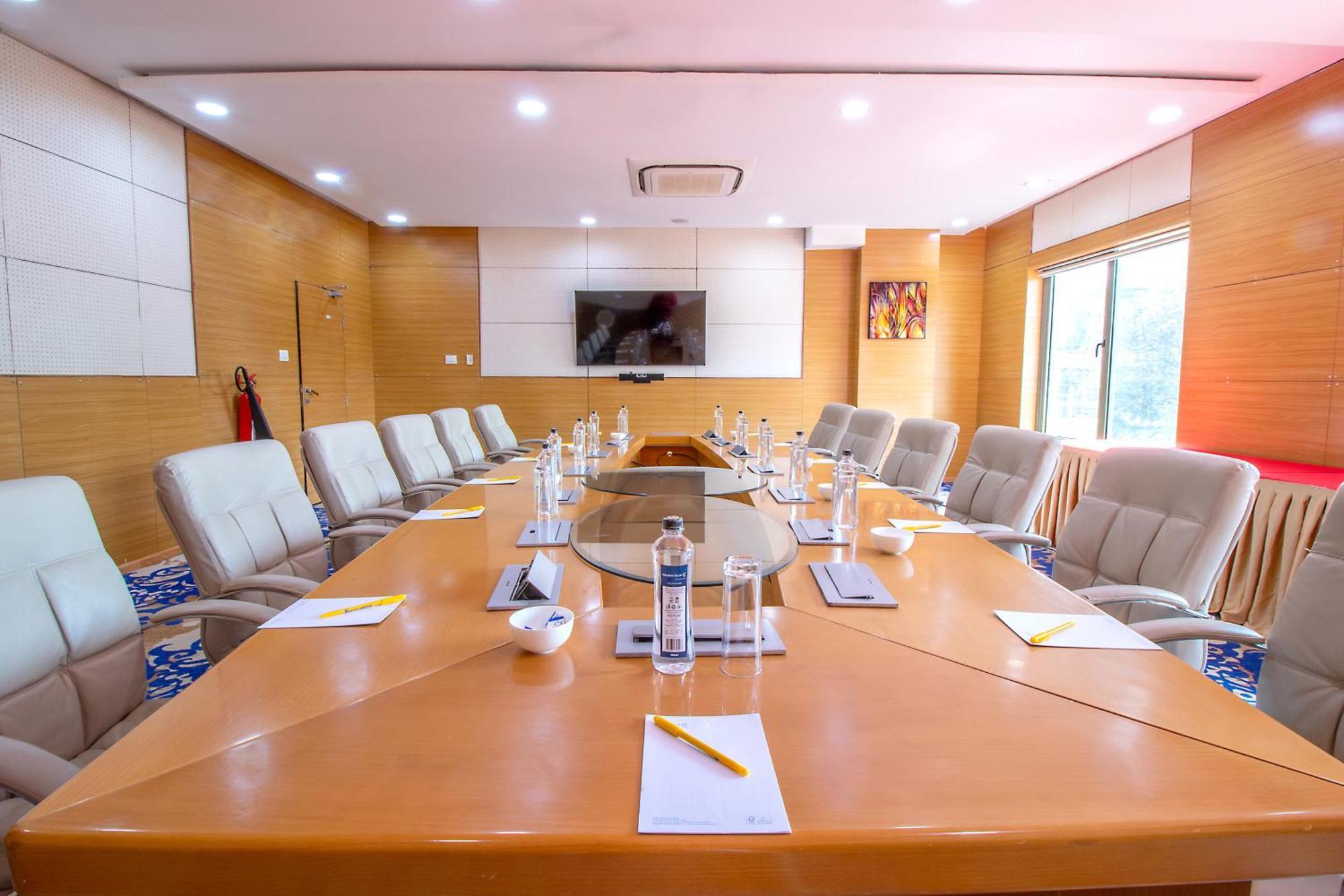Golden Tulip Westlands Hotel 5*