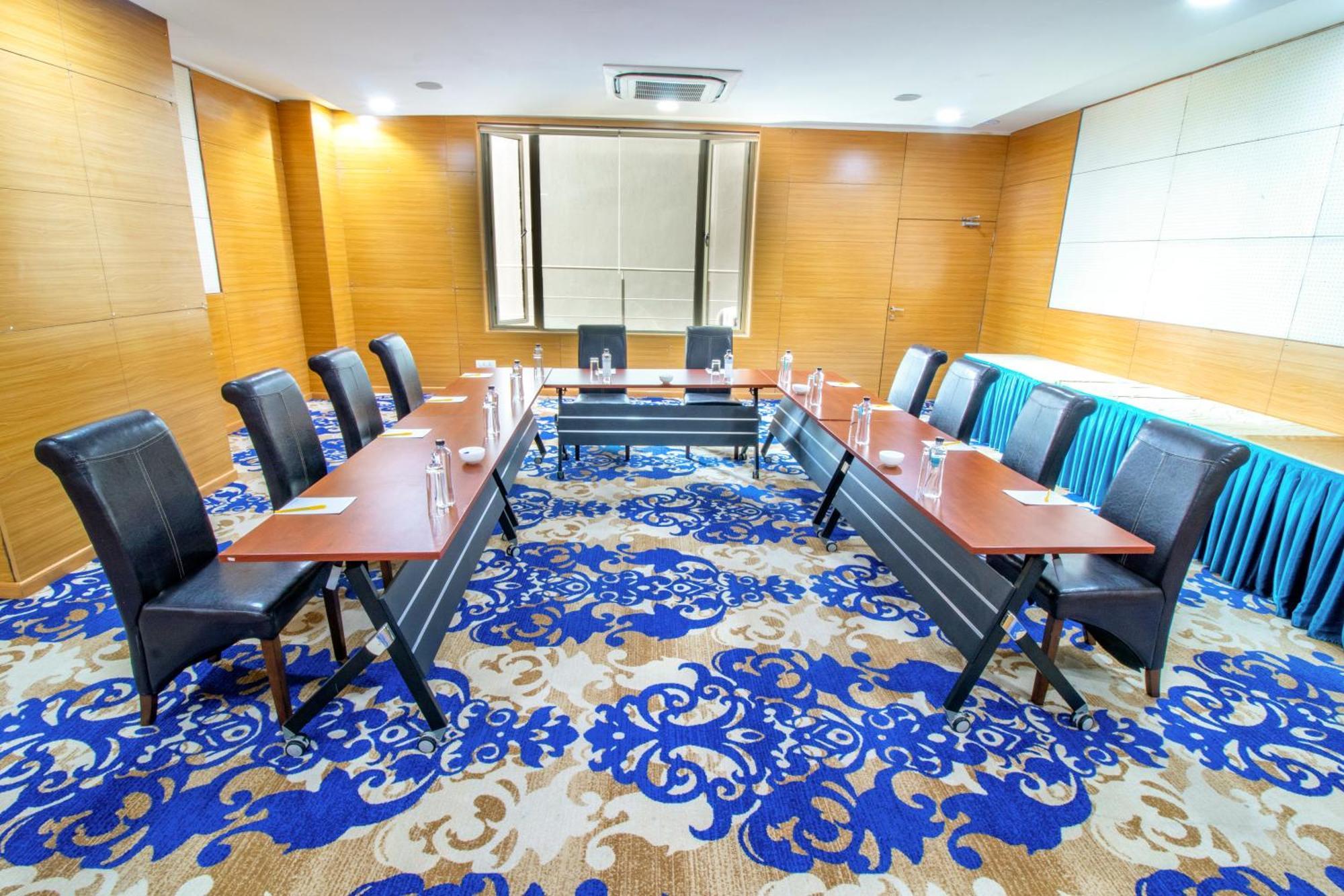 Golden Tulip Westlands