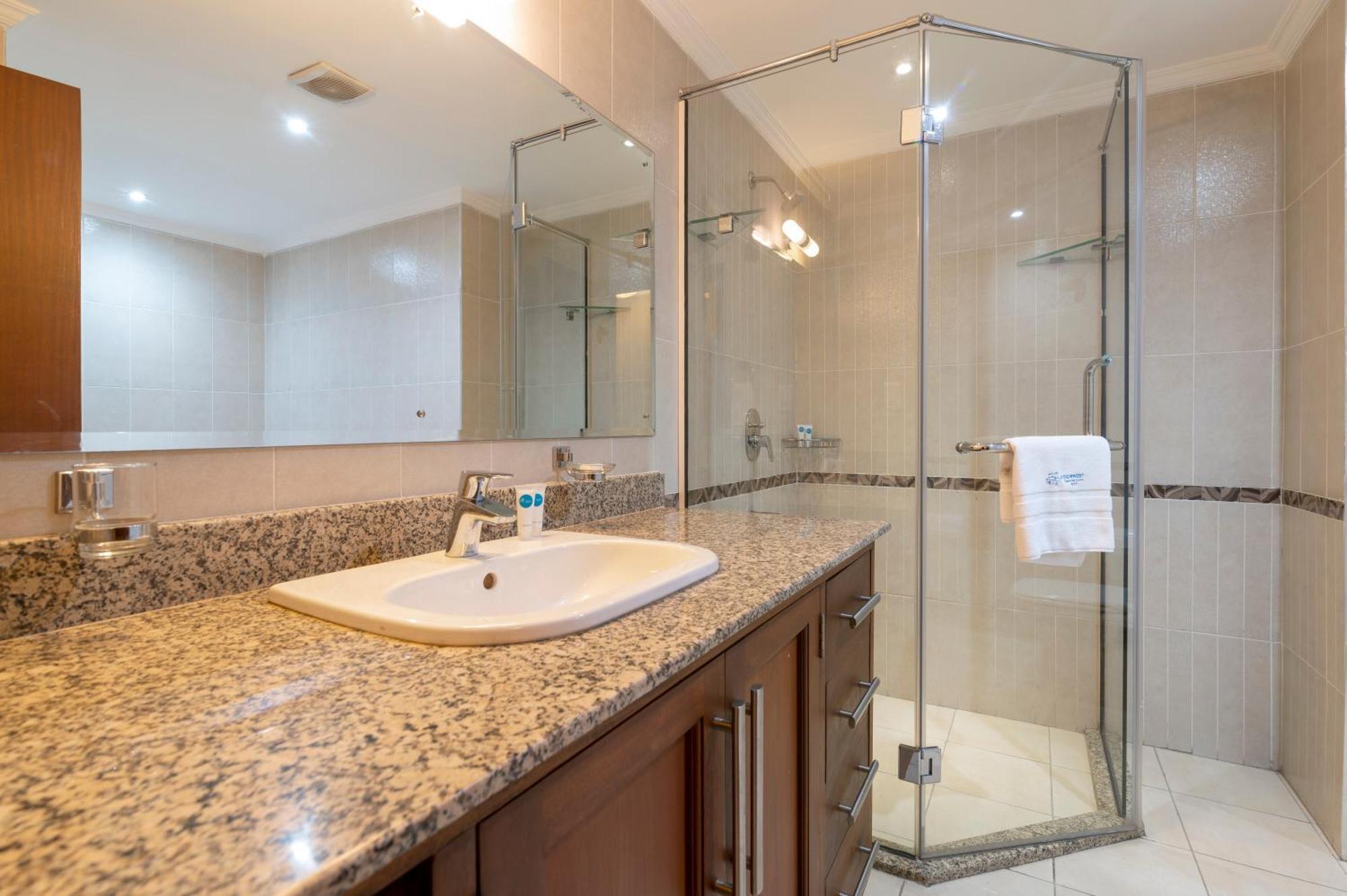 Riverside Park Hidden Oasis, 3 Bedroom, By Yourhost, Apartment