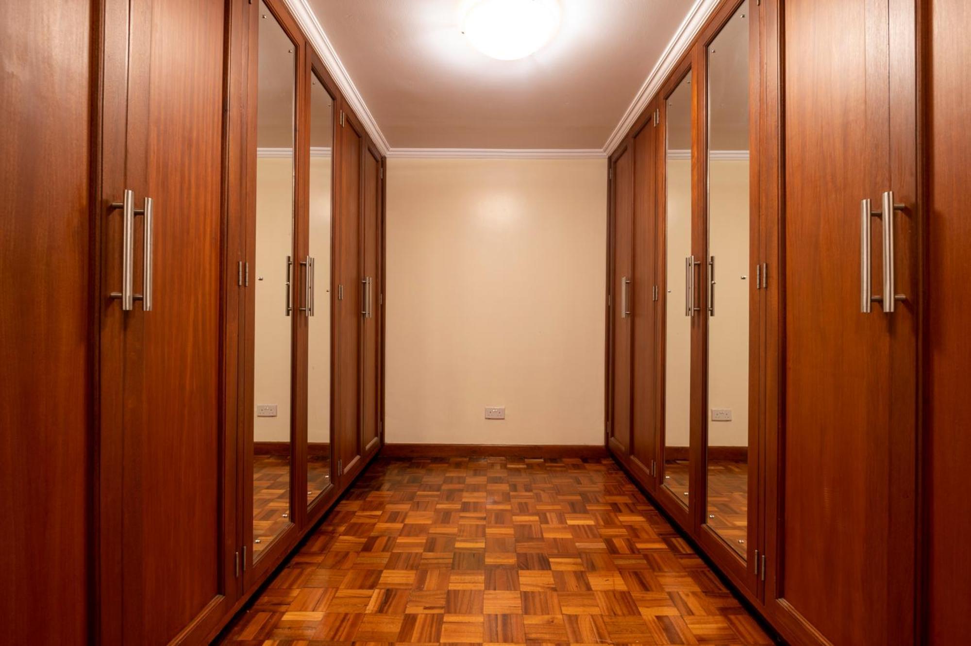 Apartment Riverside Park Hidden Oasis, 3 Bedroom, By Yourhost, Nairobi