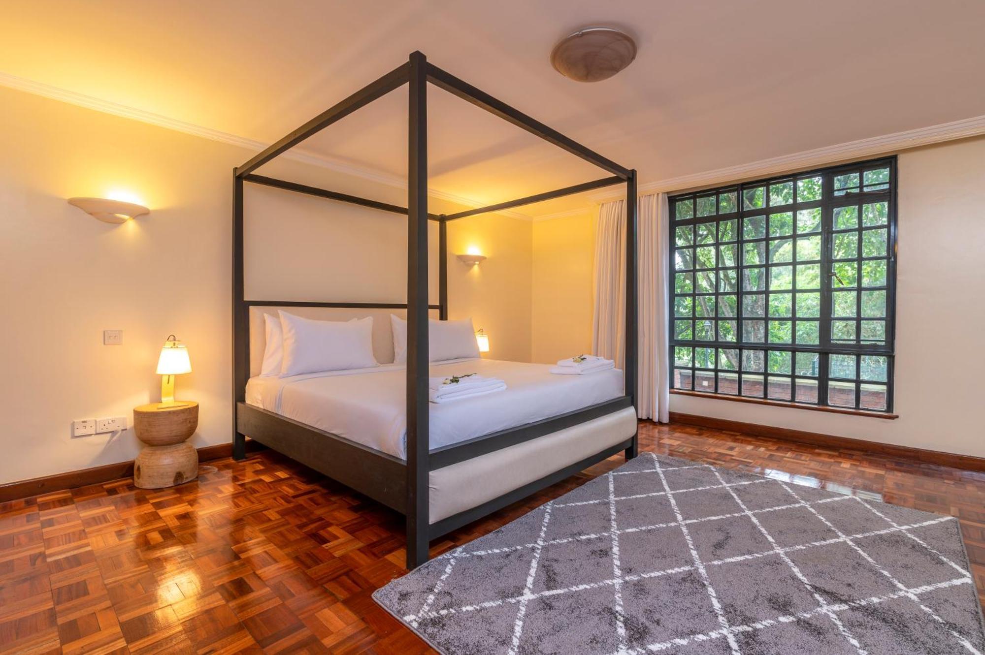Apartment Riverside Park Hidden Oasis, 3 Bedroom, By Yourhost, Nairobi